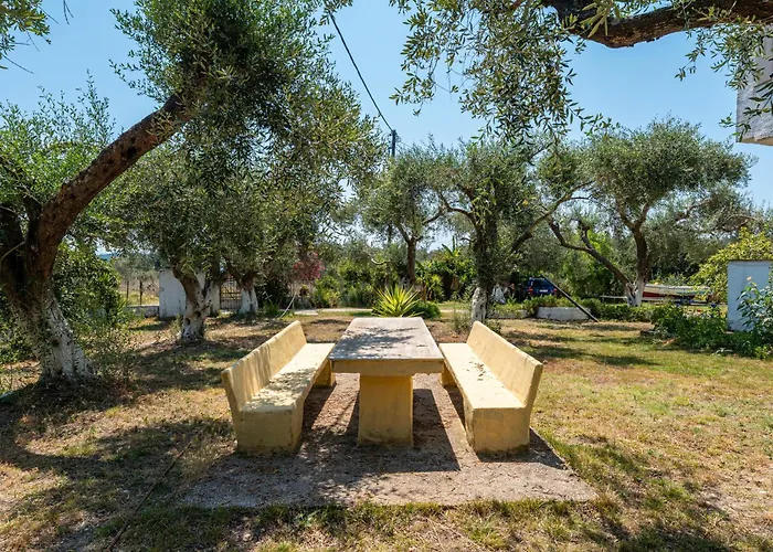 Garden View Poseidonas *