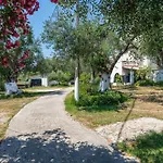 Garden View Poseidonas *