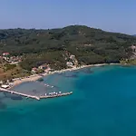 Garden View Poseidonas شقة Perivólion